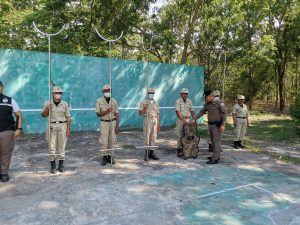 สภ.กระโพ ฝึกยุทธวิธีไม้ง่ามให้กับ อาสาตำรวจบ้าน