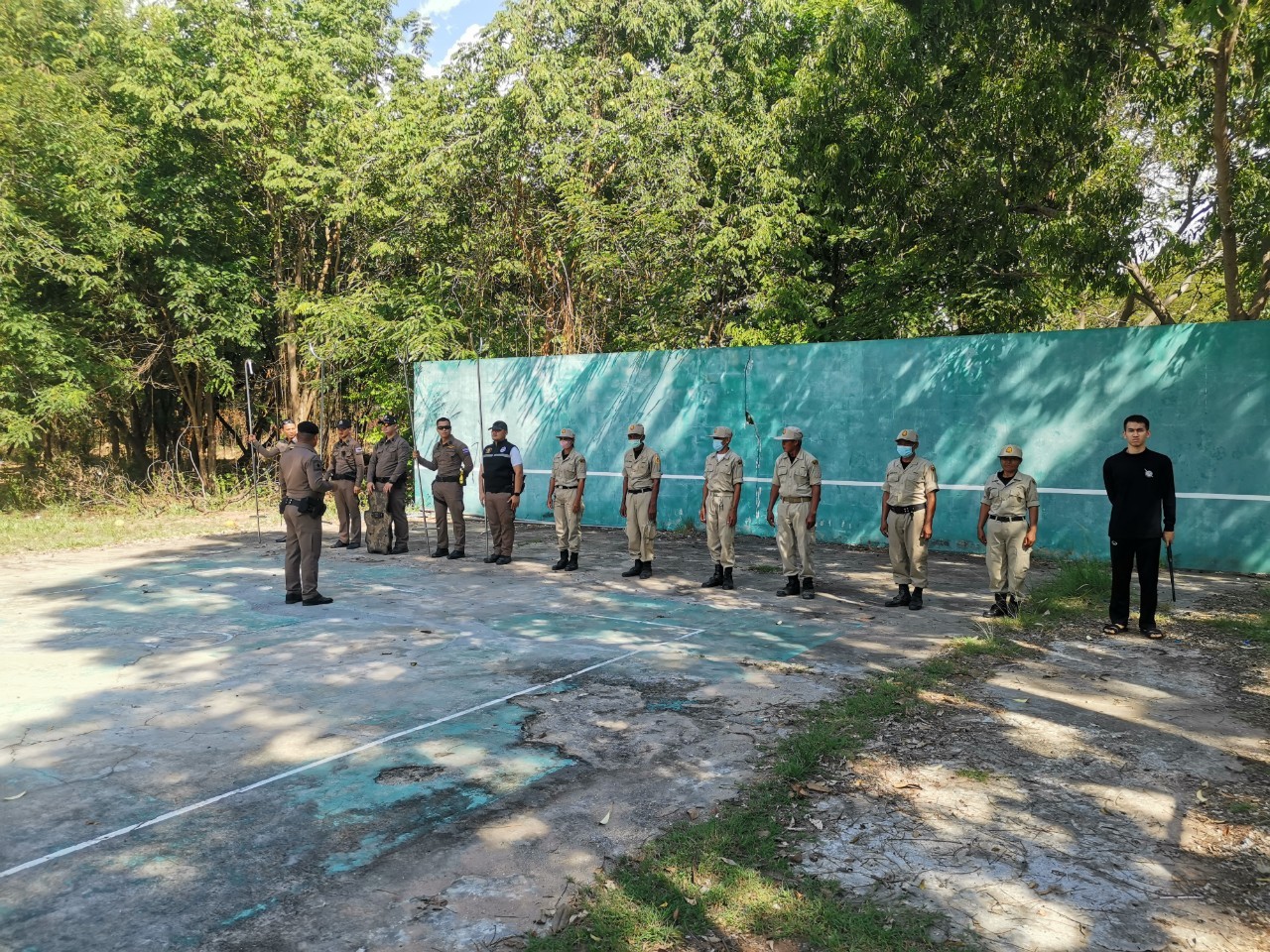 LINE_ALBUM_ฝึกไม้ง่าม อพปร._๒๓๐๖๐๒_1